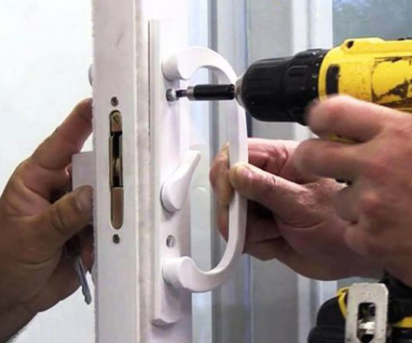 Lock repair locksmith services